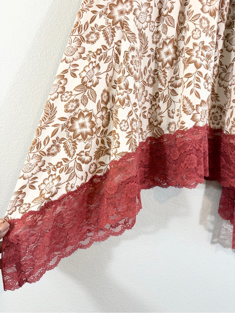 Aerie Floral Midi Skirt Size S Handkerchief Lace Trim Hem Brown Burgundy Boho - Picture 3 of 9